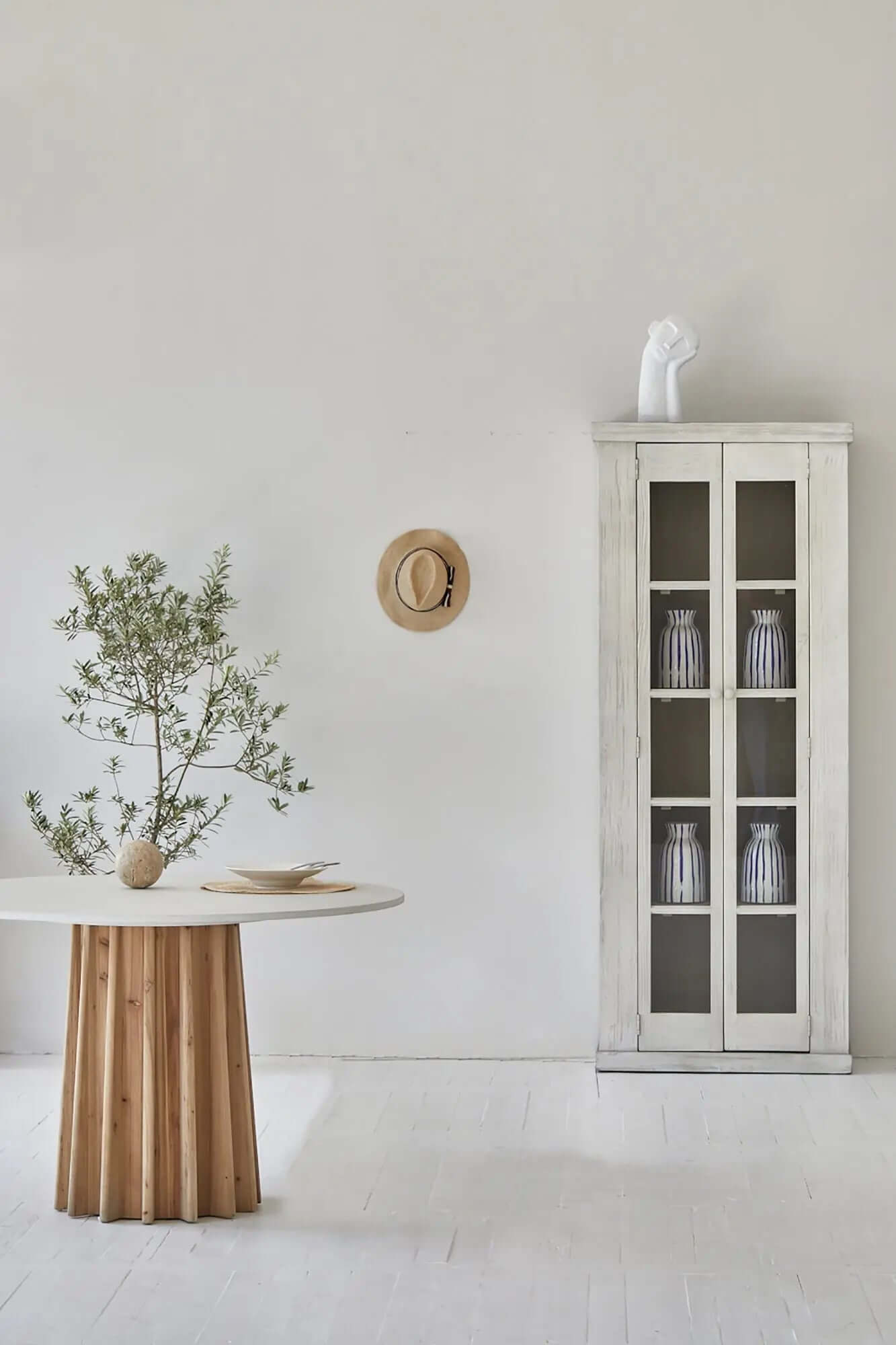 Jones Gathered Round Dining Table Off-White/Natural May Time