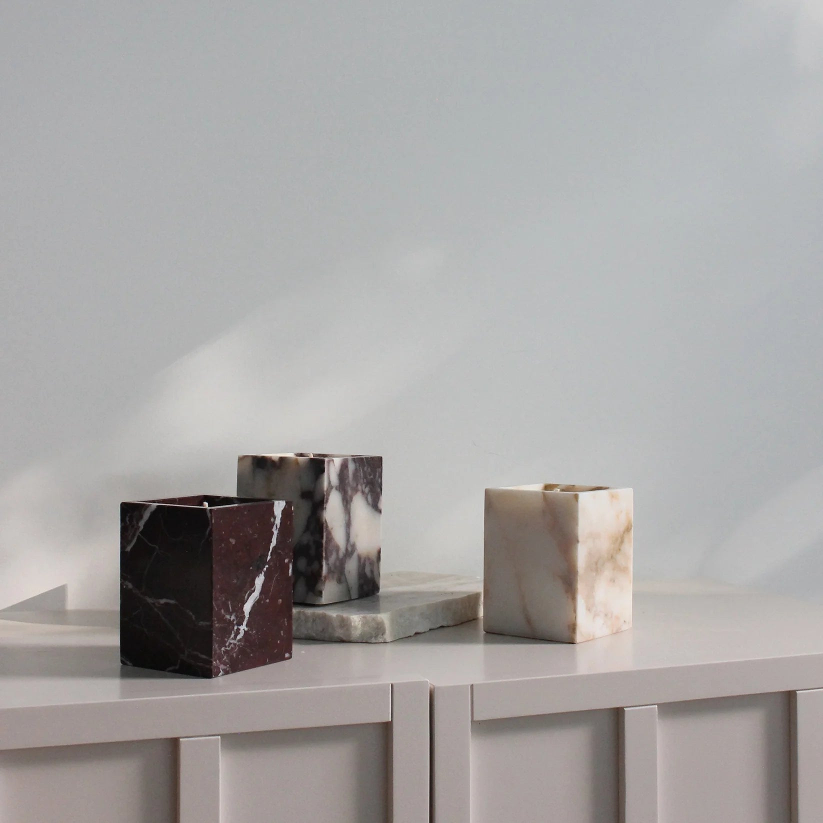 Dawn Candle | Gold - Sandalwood &amp; Vanilla