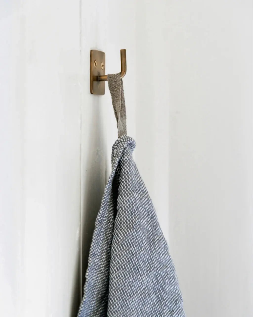 Brass Plate Single Hook Fog Linen