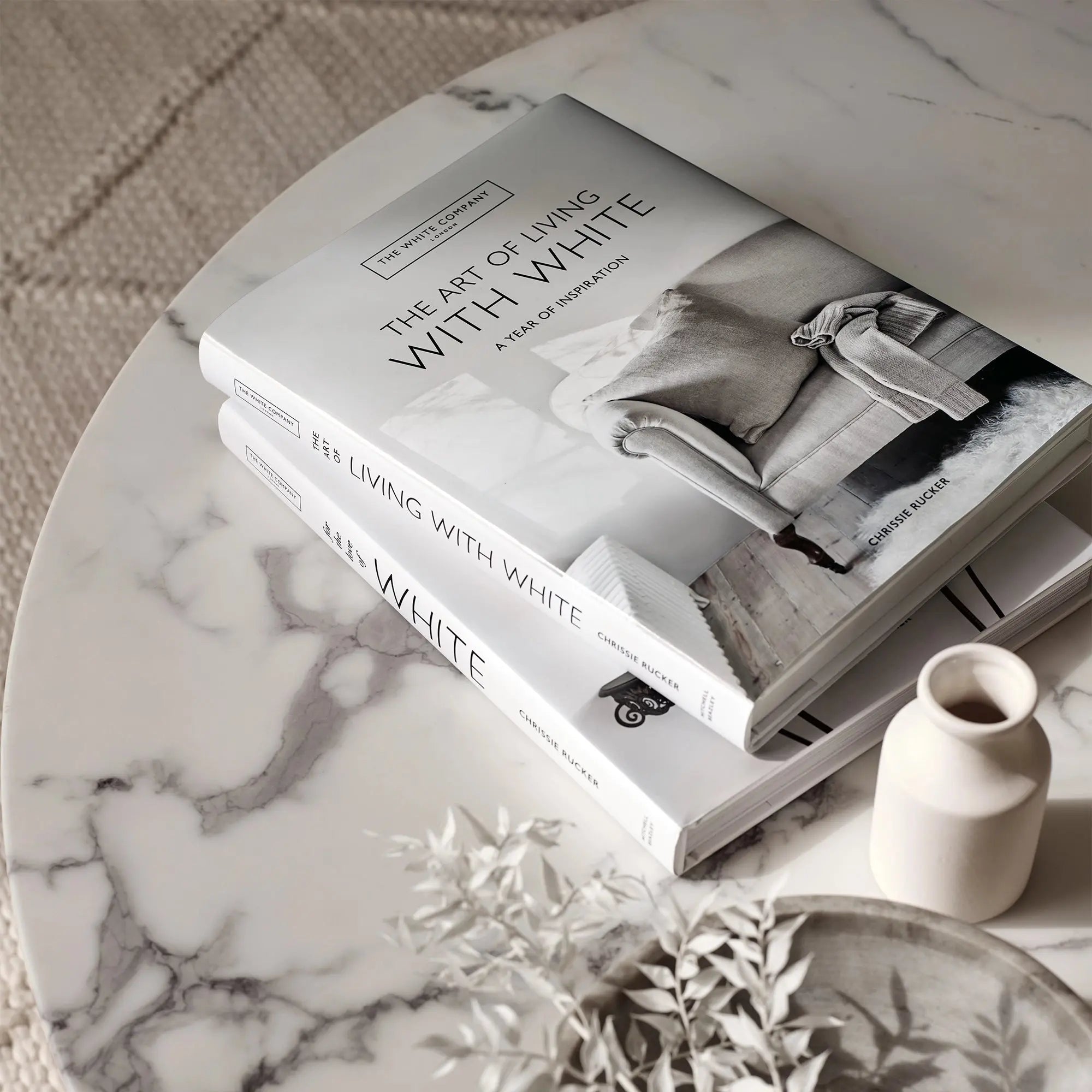 The White Company: The Art of Living with White Nationwide Book Distributors LTD