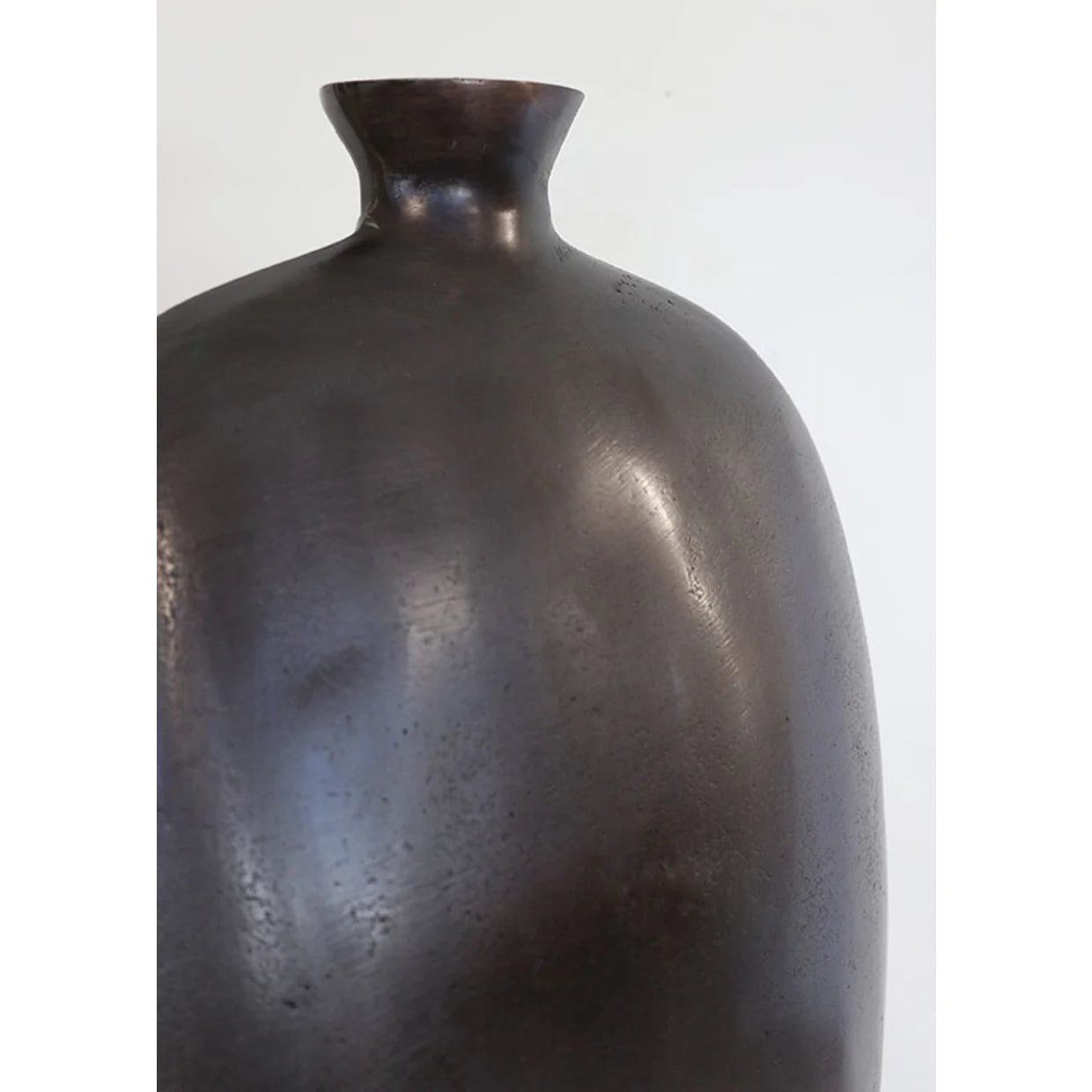 Casablanca Large Urn Vase | Bronze Finish